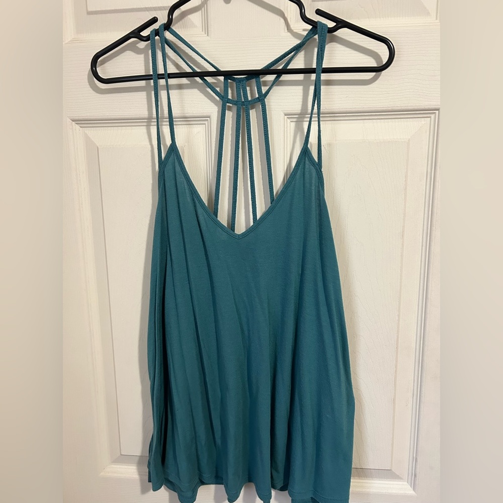 Flowy tank, slight v cut neckline